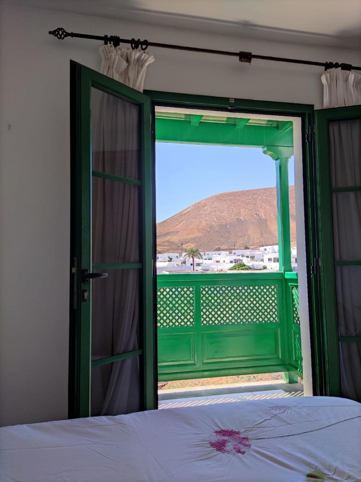 Montana De Uga Apartment Bagian luar foto